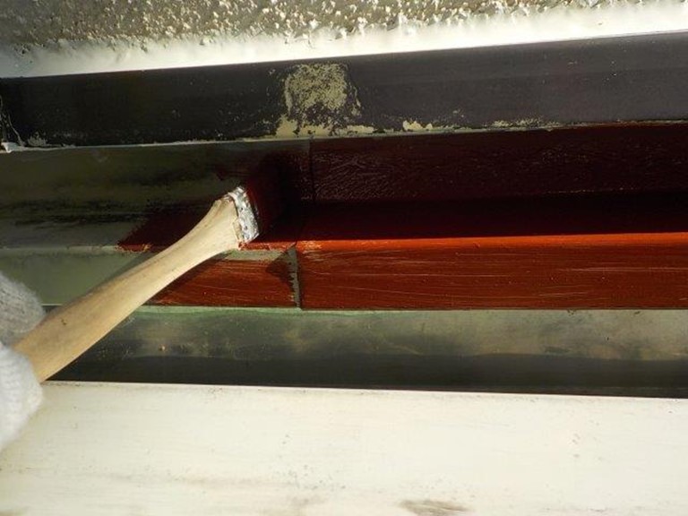 和歌山市で金属用のプライマーを塗装していきます