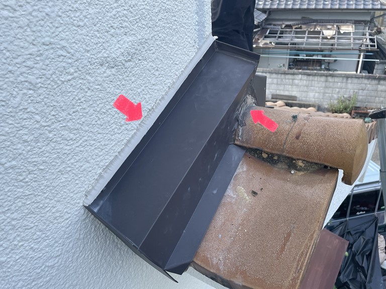 和歌山市で雨水が侵入しそうな場所は全てコーキングを充填します