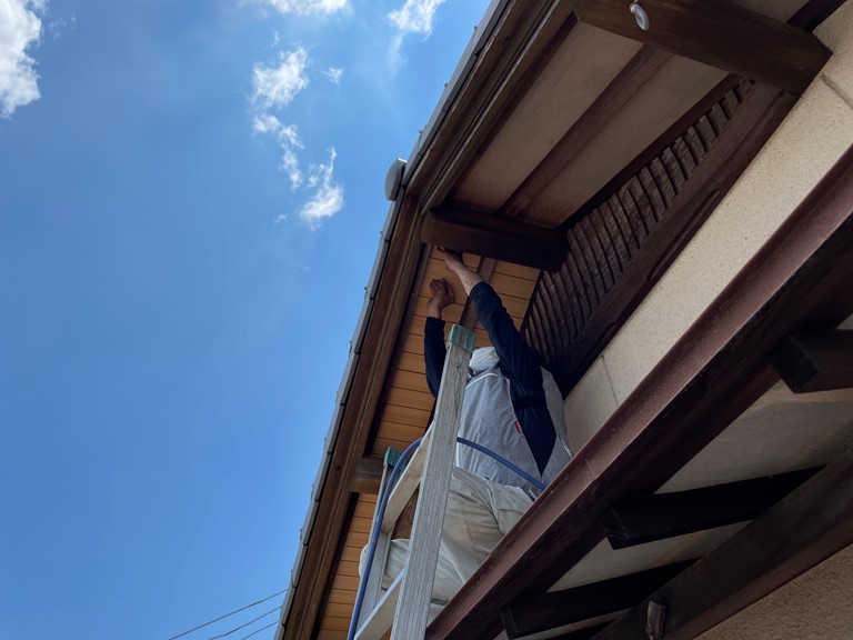 和歌山市の軒天修理でベランダ側の軒天も修理しました