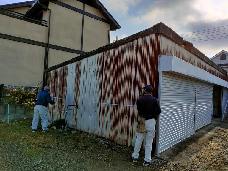 岩出市でガレージの補修をします