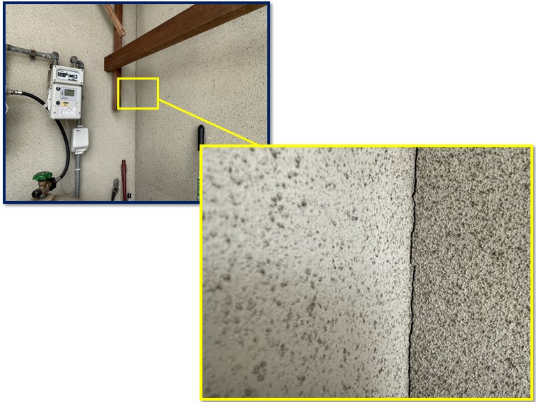 岩出市で建物の入角にクラックあり