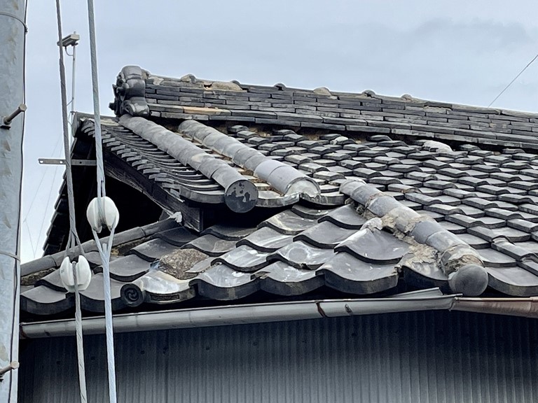 岩出市で紐丸瓦の修理が完成
