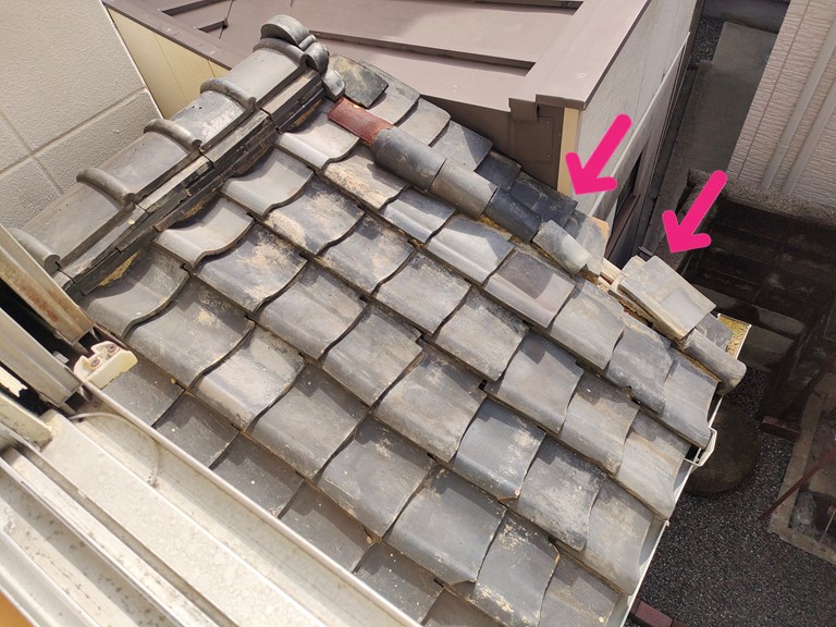 岩出市で袖瓦と丸瓦がズレていました