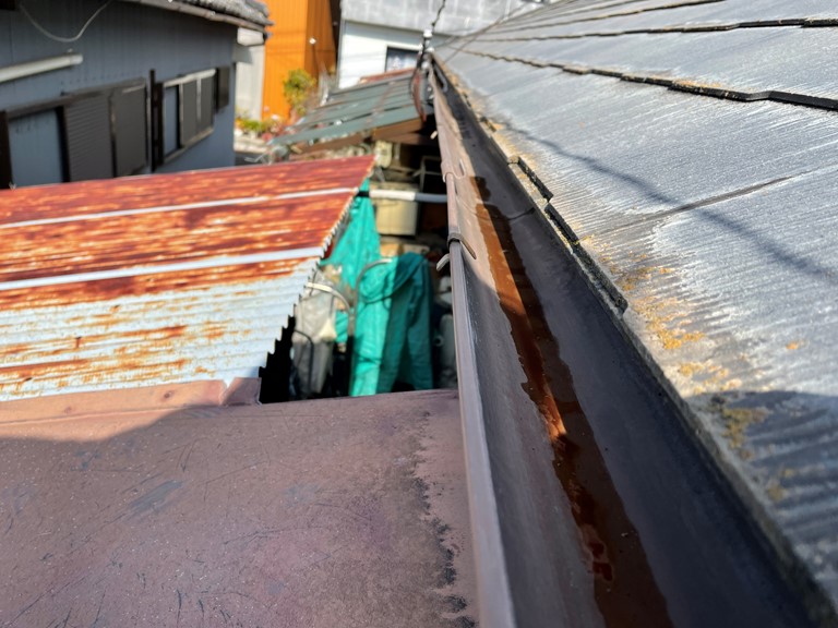 岩出市で軒樋の掃除が完成しました