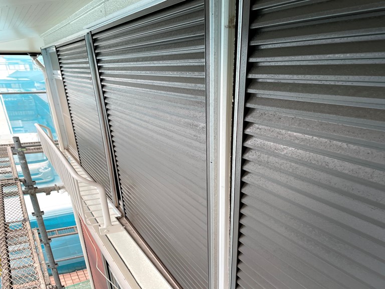 岩出市のシャッター塗装の完成