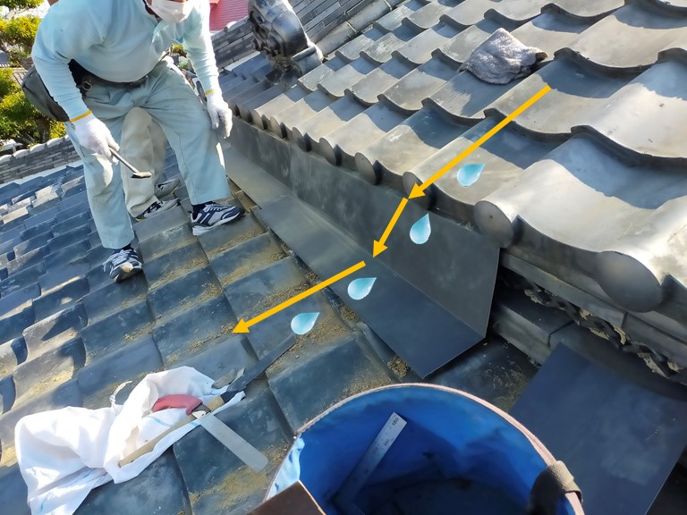 紀の川市でガルバリウム鋼板の水切りを設置