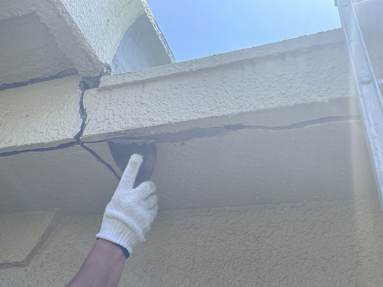 紀の川市でクラックにエポキシ樹脂を充填