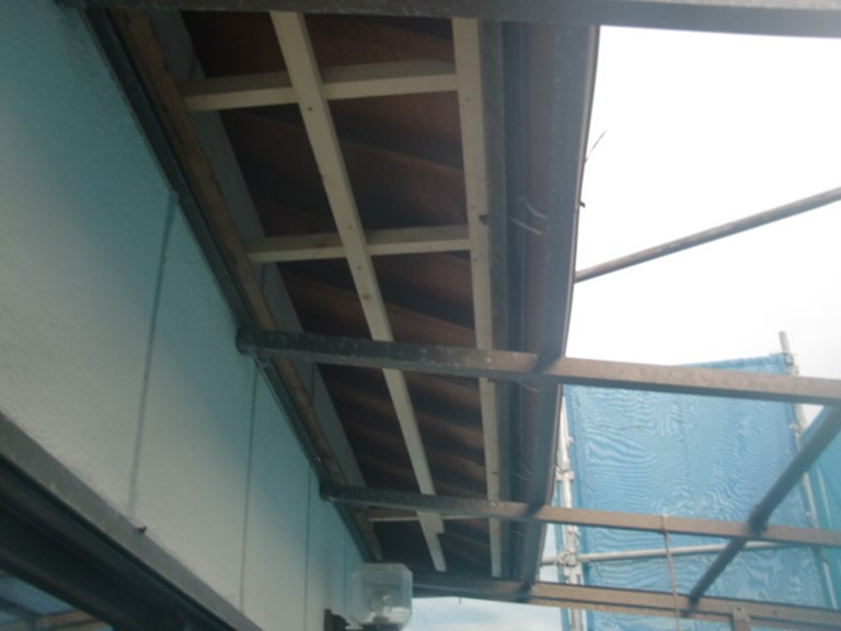 紀の川市でケイカル版を固定するのに下地を作りました