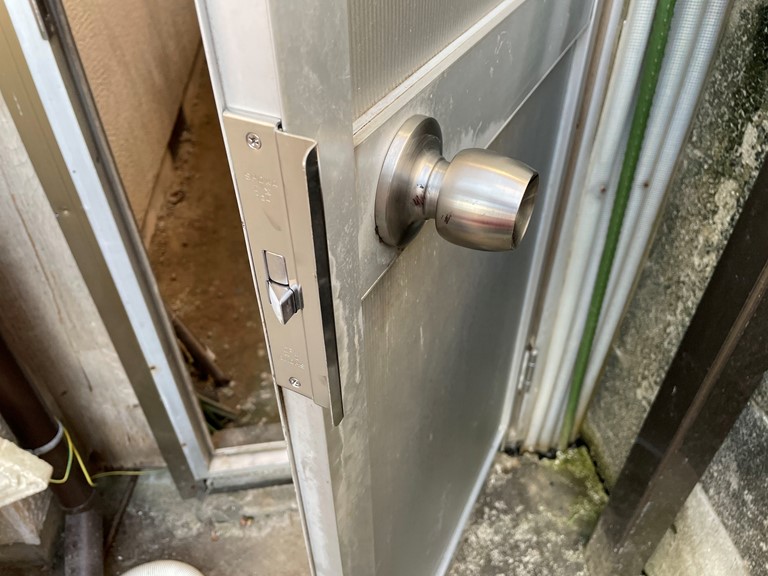 紀の川市でドアノブを交換しました