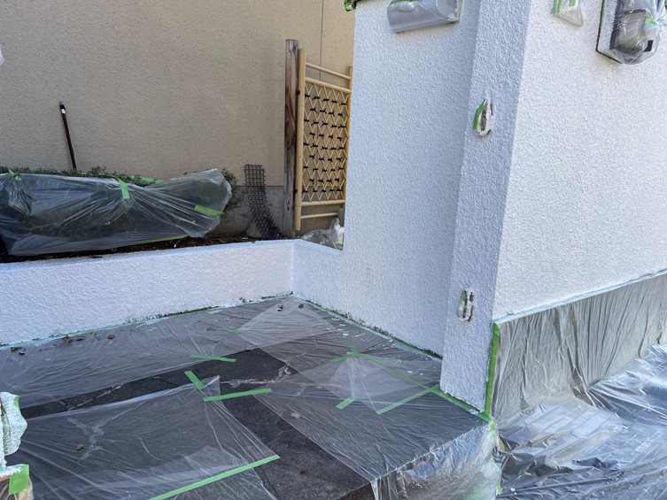 紀の川市でブロック塀塗装を行います