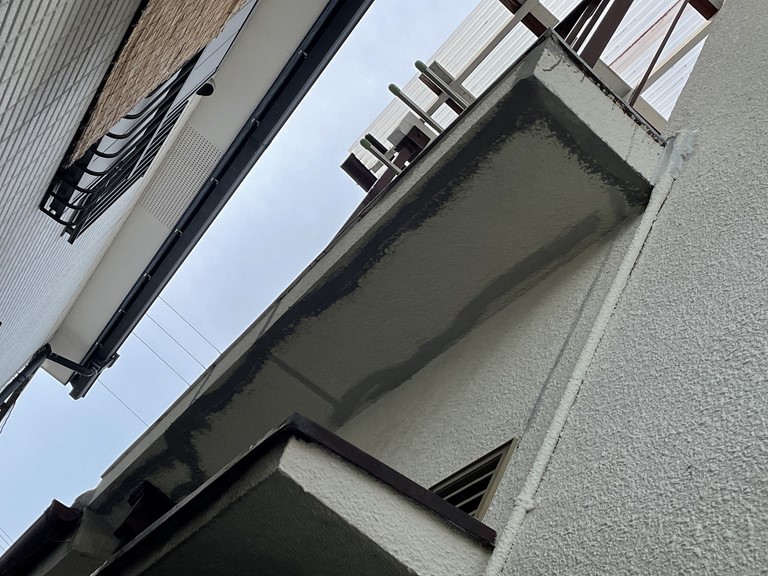 紀の川市でモルタルのひび割れ簡易補修が完成した