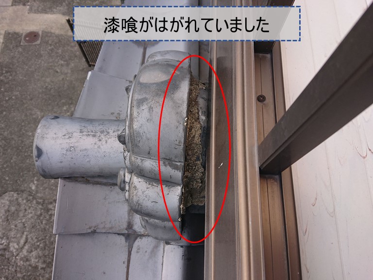 紀の川市で下屋の漆喰が剥がれていました