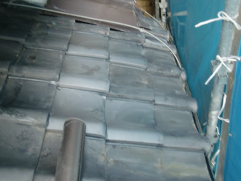 紀の川市で下屋の瓦修理が完成