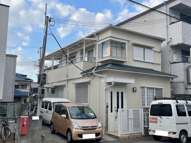 紀の川市で屋根葺き替え工事と外壁塗装工事が完成しました