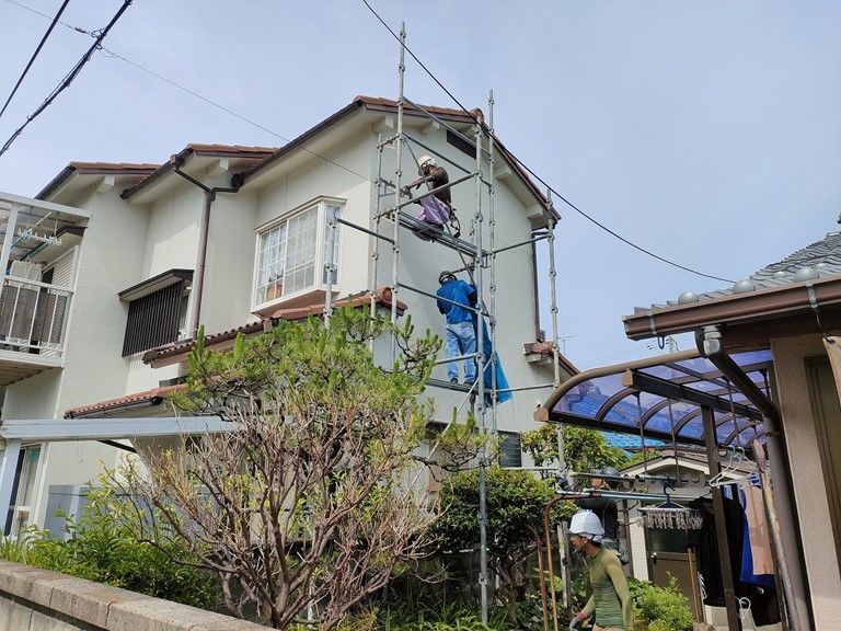 紀の川市で足場を設置しました