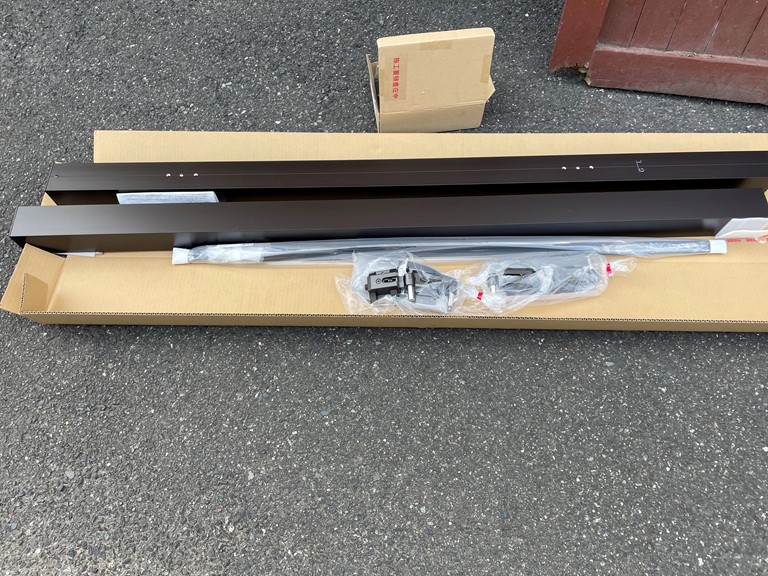 紀の川市で門扉の門柱を固定していきます