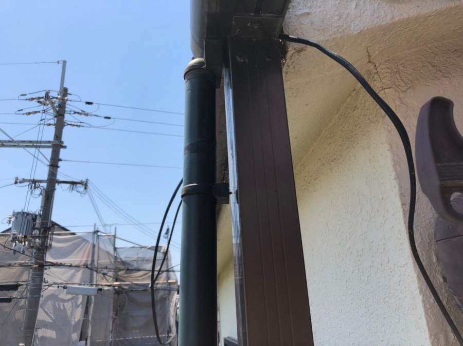 樋のバンドが破損