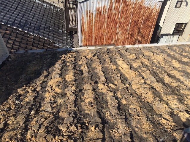 大阪市東住吉区今川 古い瓦と土を撤去した状態