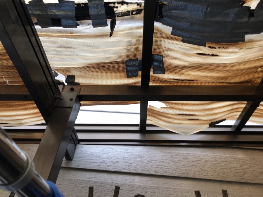 八尾市　波板　割れた