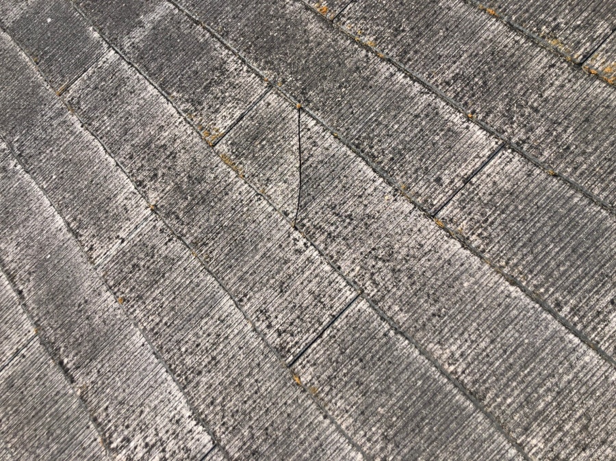 カラーベストが割れた