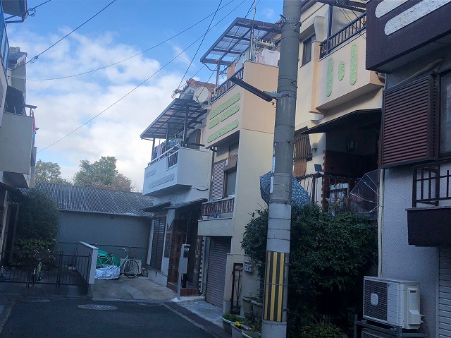 3階建て波板が飛んだ