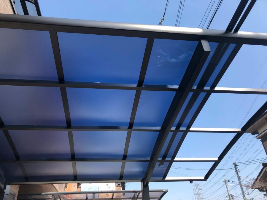 ２日目ポリカ施工中