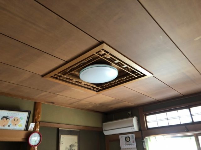 天井貼り替え前