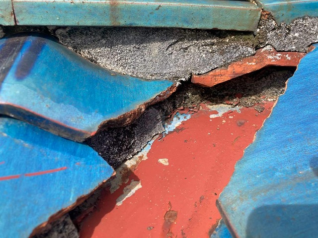 谷板金漆喰の劣化