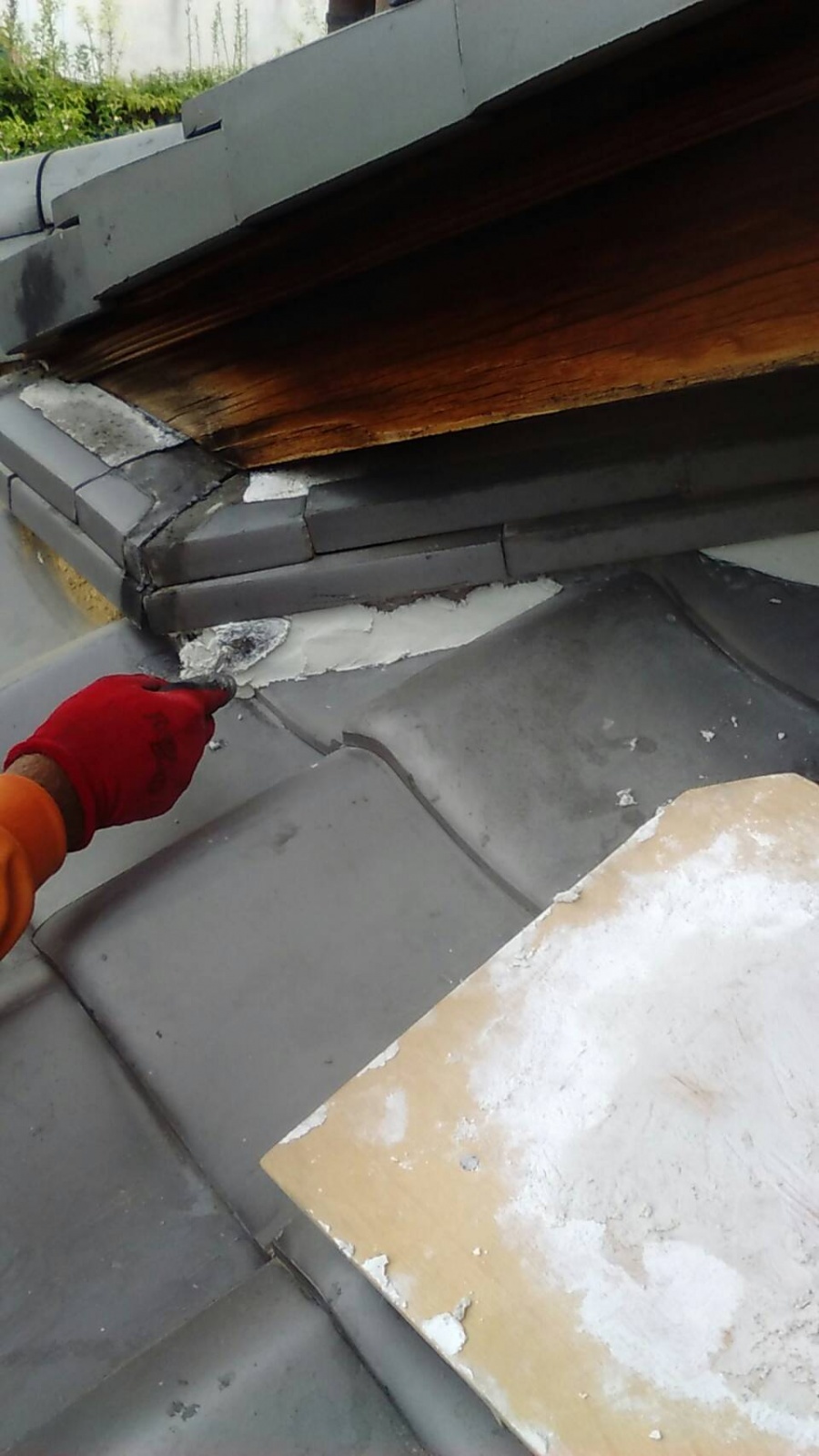 八尾市で漆喰を塗る