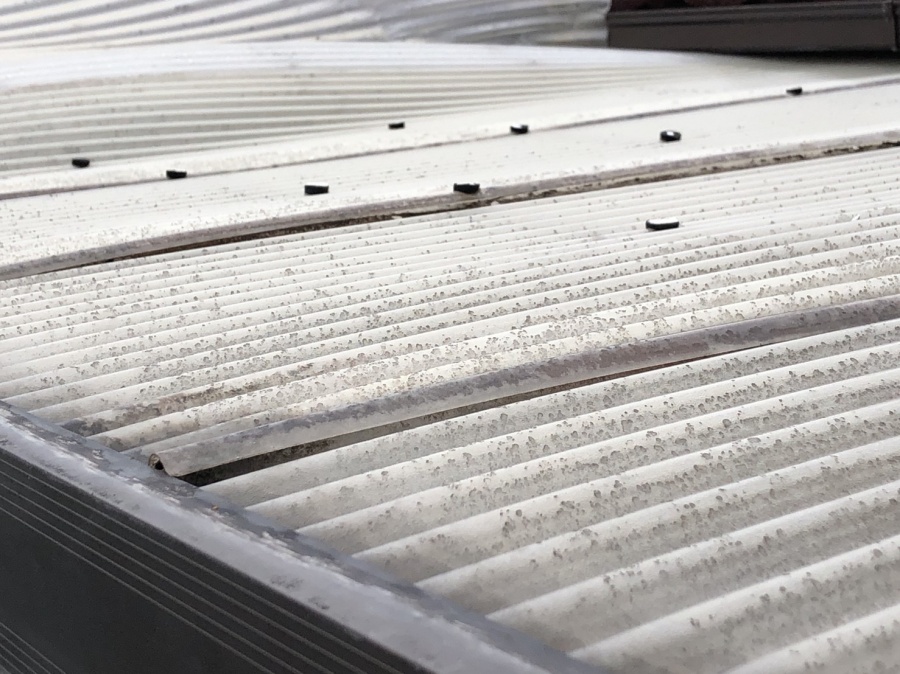 八尾　波板が浮く