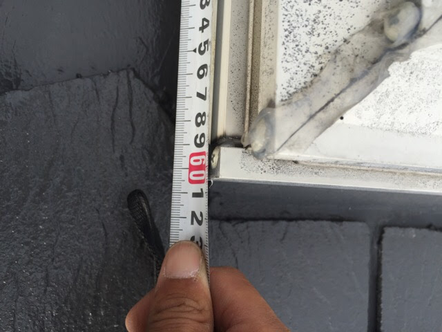 大阪市住之江区の天窓寸法計測、外寸幅約60cmを確認