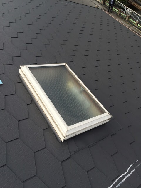 シーリング材が劣化し防水機能を失った大阪市住之江区の天窓