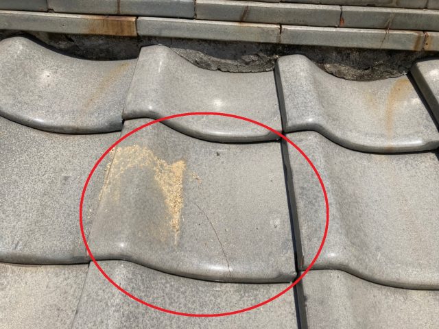 八尾市で瓦割れ