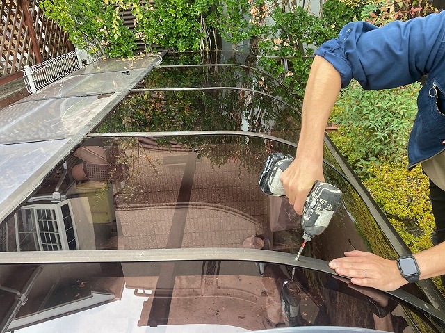 カーポートの屋根取付