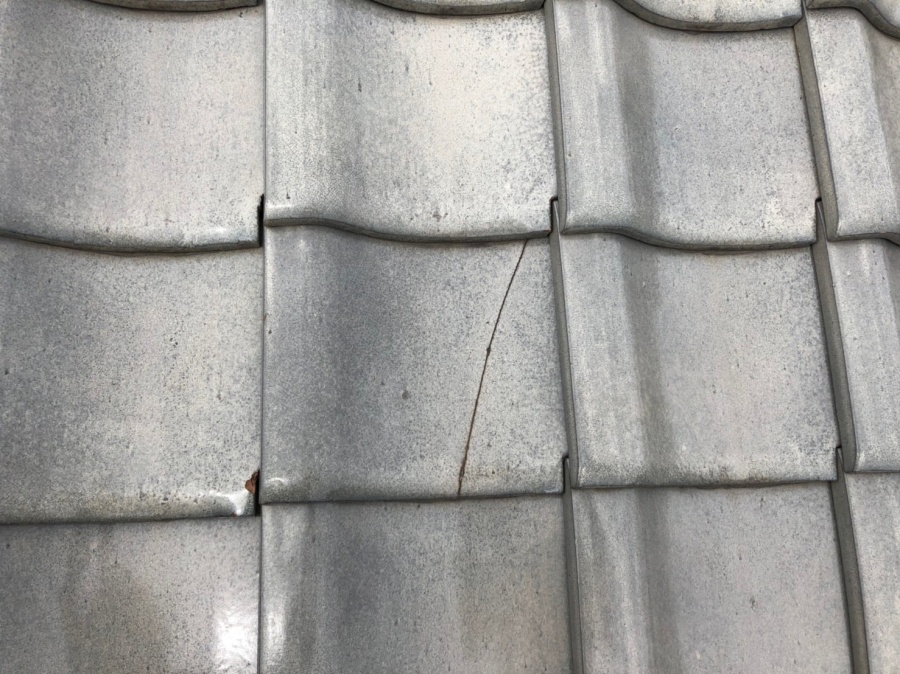 瓦ひび割れ補修