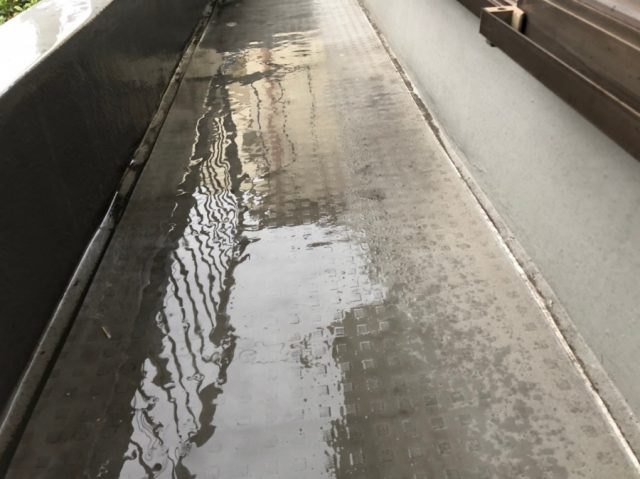 八尾市ベランダ雨漏り点検