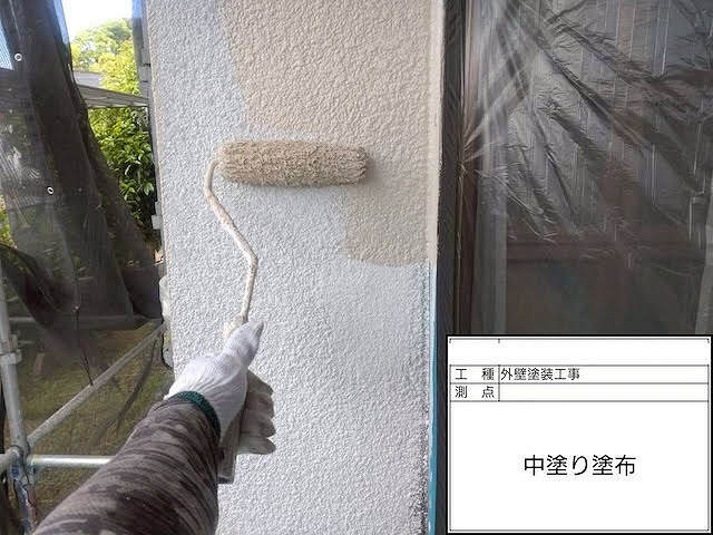 外壁の中塗り