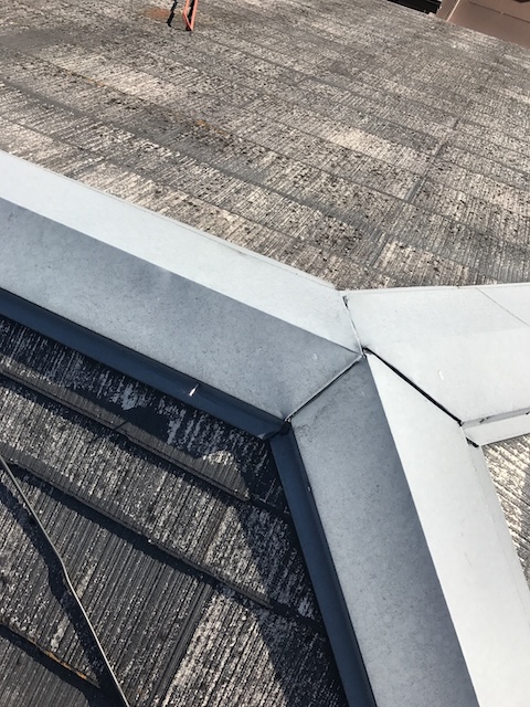板金まわりの屋根調査