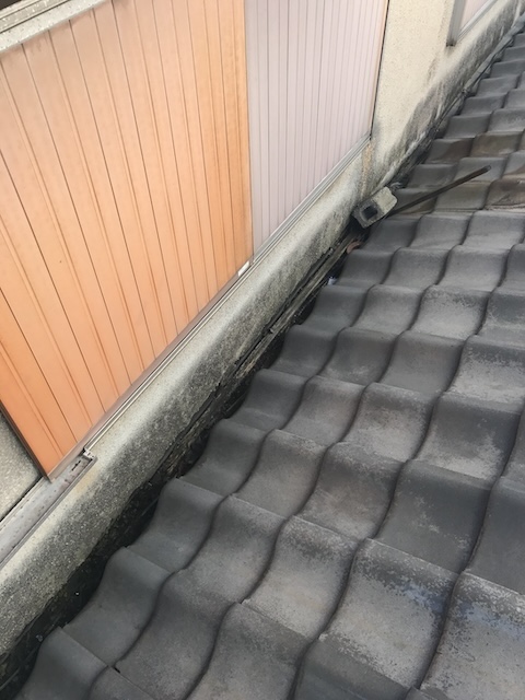 瓦屋根の取り合い部