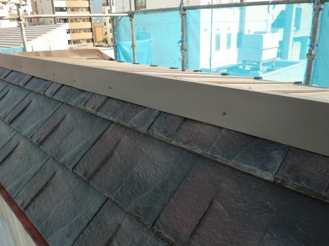 棟板金下地の施工状況