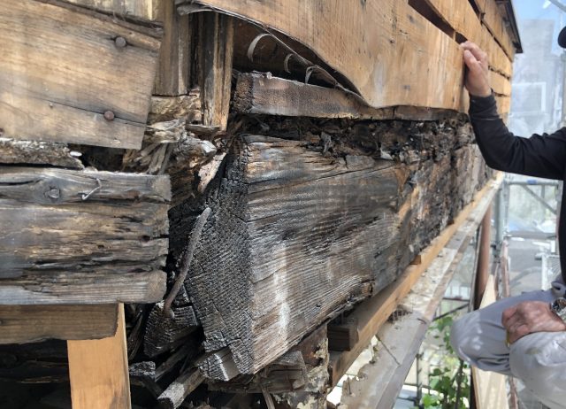 梁が腐っている