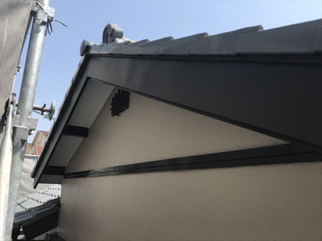 破風板　板金撒き