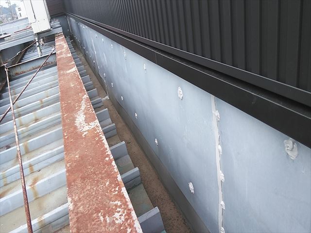 姫路市の店舗の壁面のコーキング