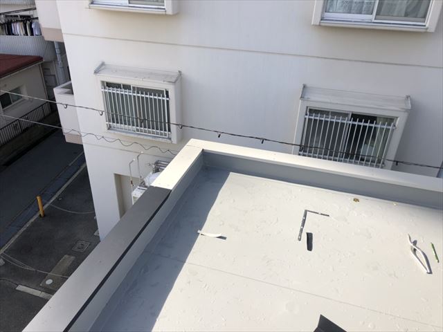 明石市の捨て笠木の施工