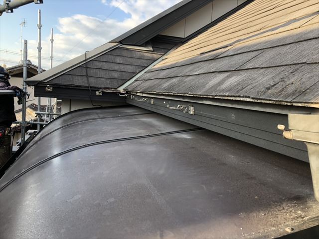 加古川市の破風交換の雨樋金具取付