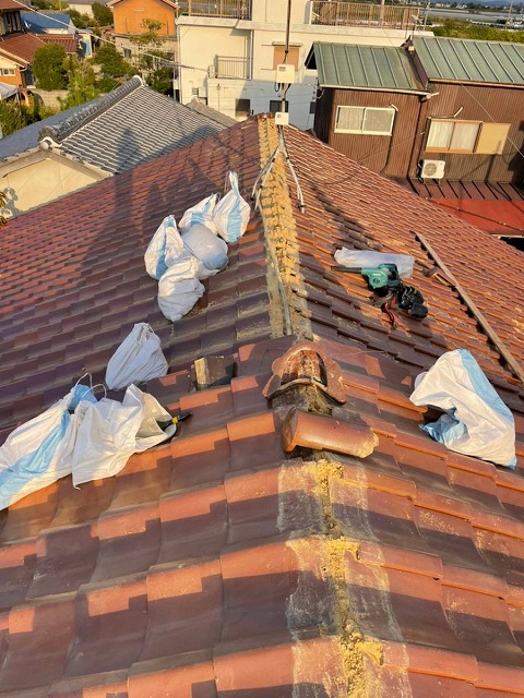 瓦屋根棟葺き替え