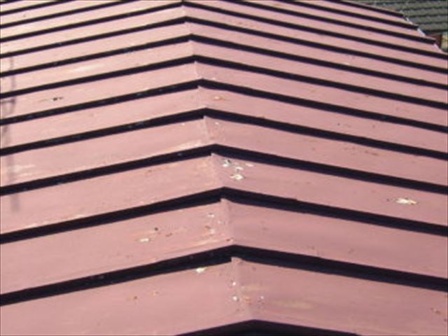 劣化したトタン屋根