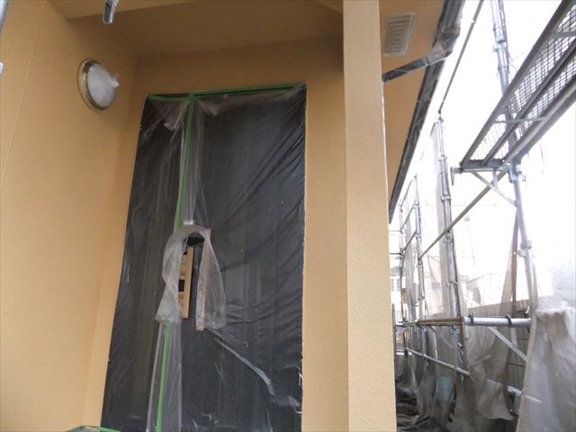 相生市の玄関まわりの中塗り