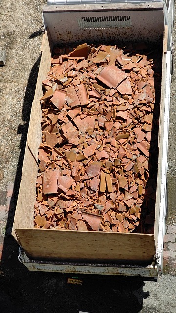 瓦撤去（ダンプ）