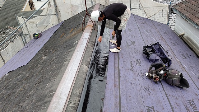 粘着ルーフィング